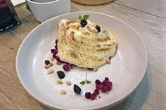 Брусника с домашней сгущенкой и кедровым орехом,